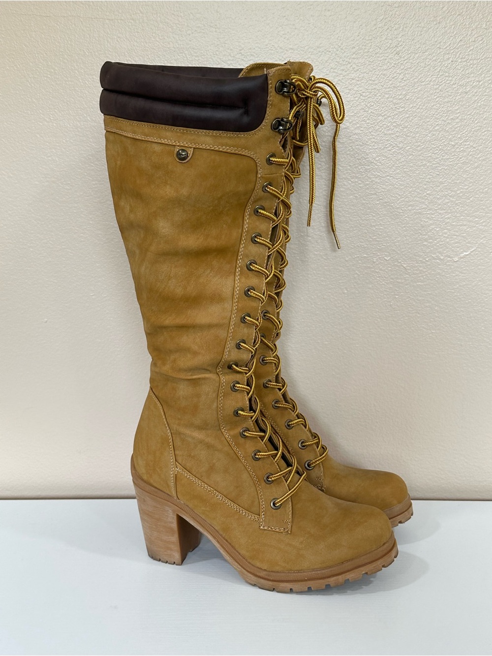 Tan Lace-Up Knee-High Leather Boots with Dark Brown Collar